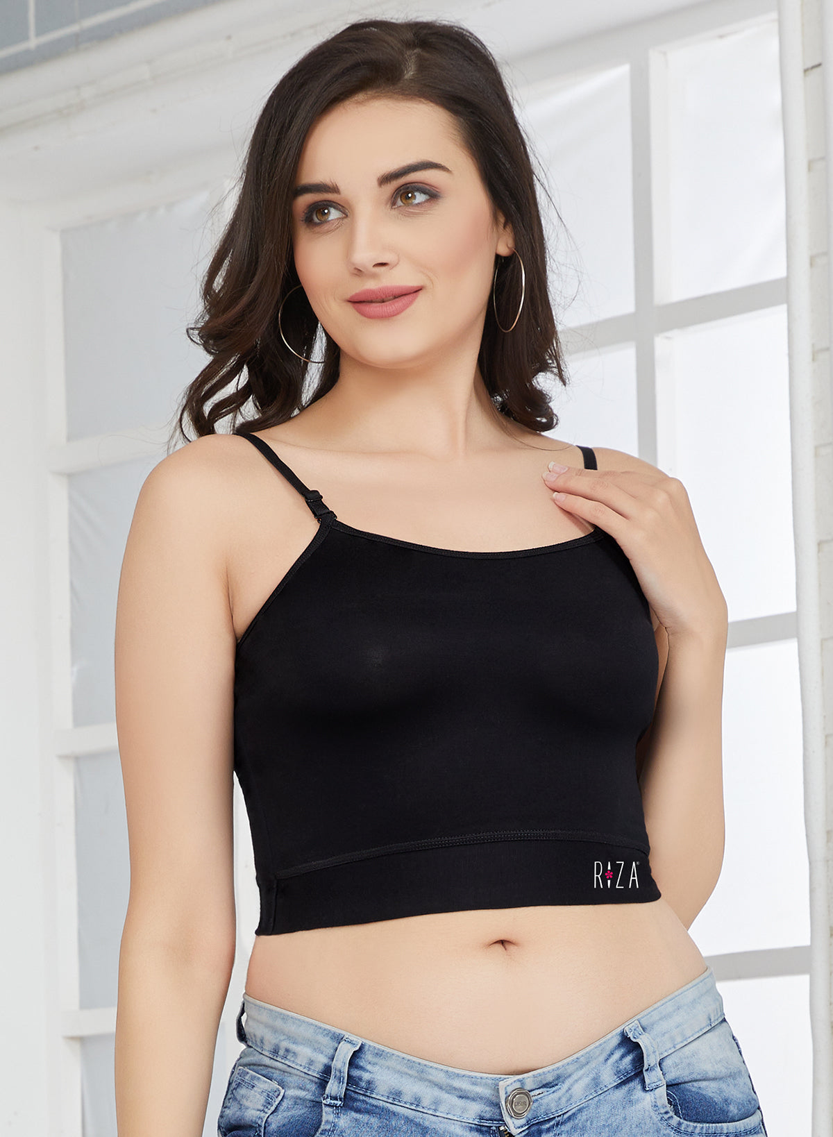 RIZA U-CUT CROP TOP